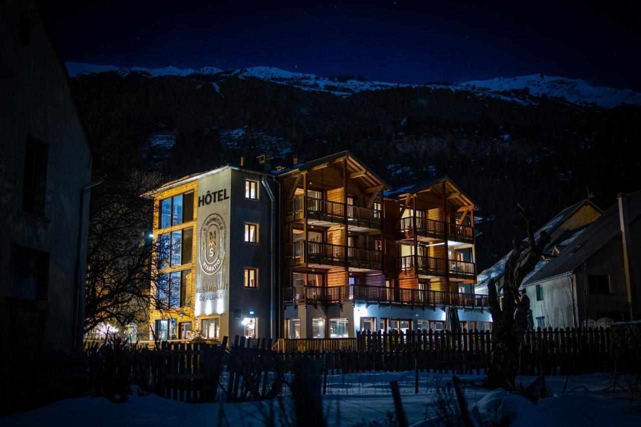 Hotel Restaurant Le Monetier Exteriör bild